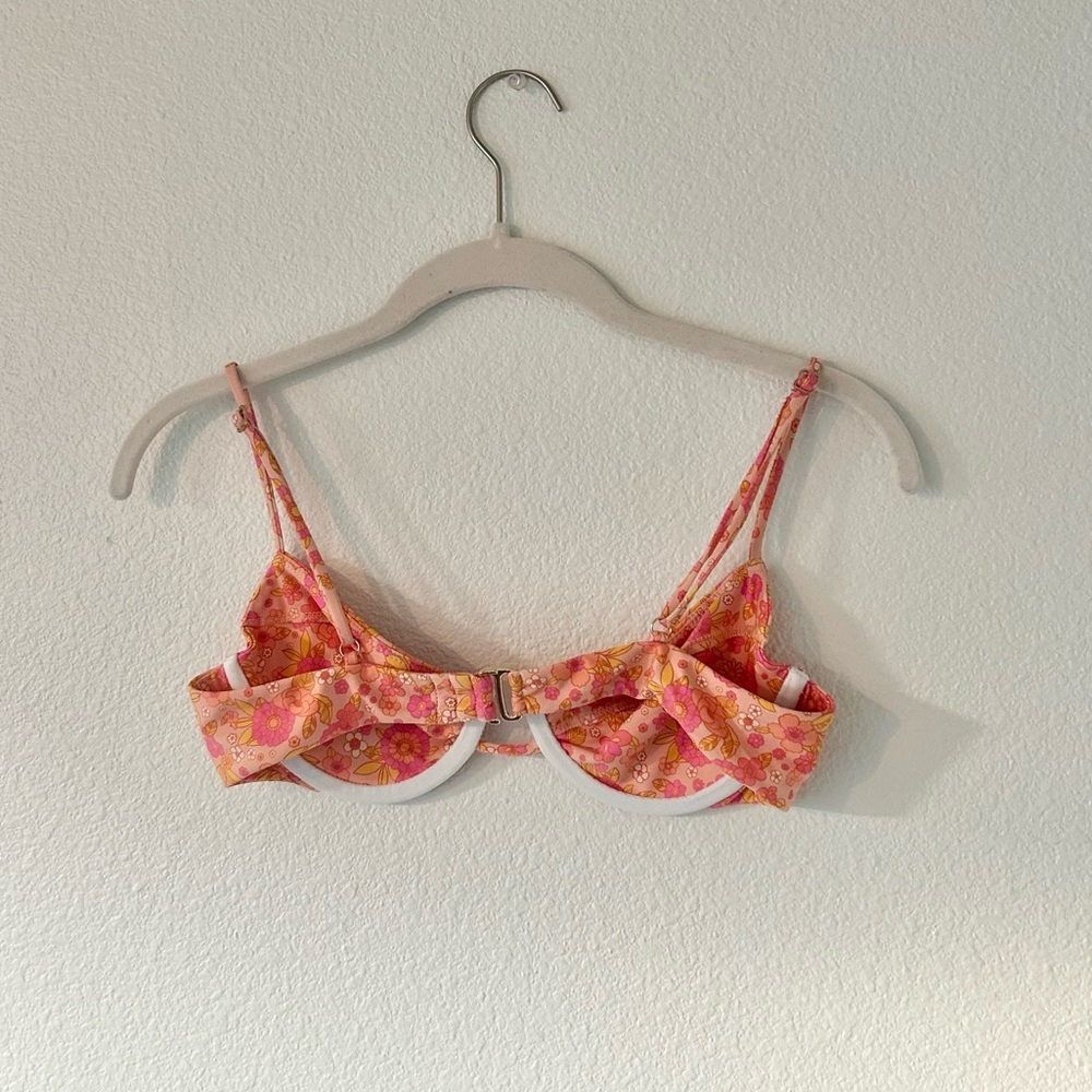 Lovers + Friends Vintage Summer Bikini Top & Bottom Set in 70’s Floral - Picture 4 of 9
